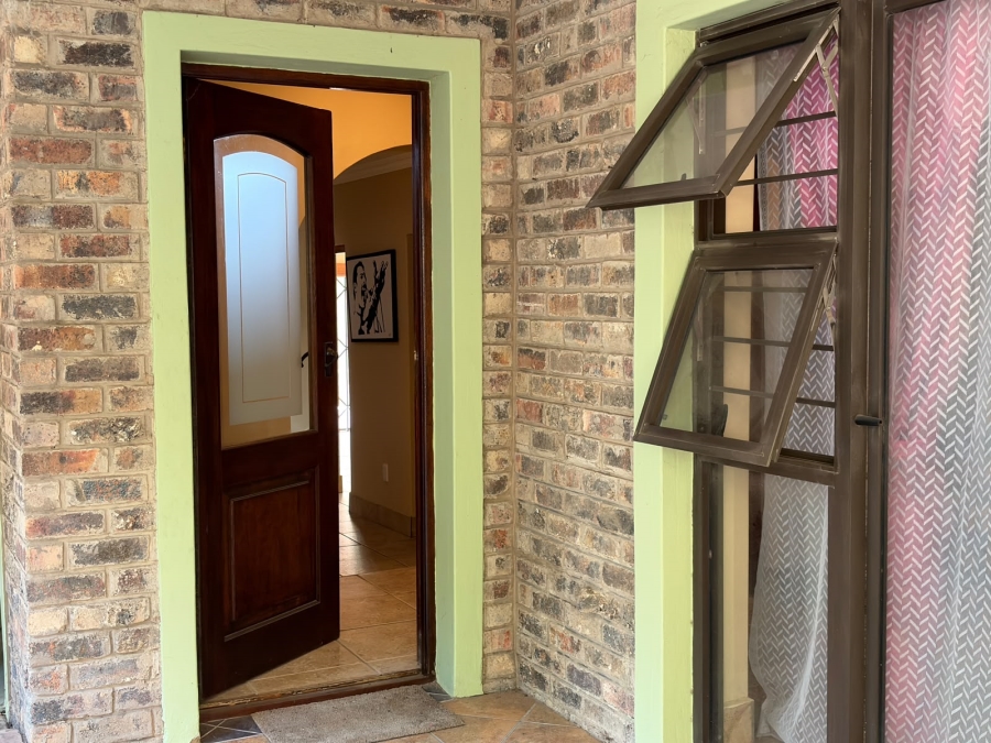 6 Bedroom Property for Sale in West Bank Eastern Cape